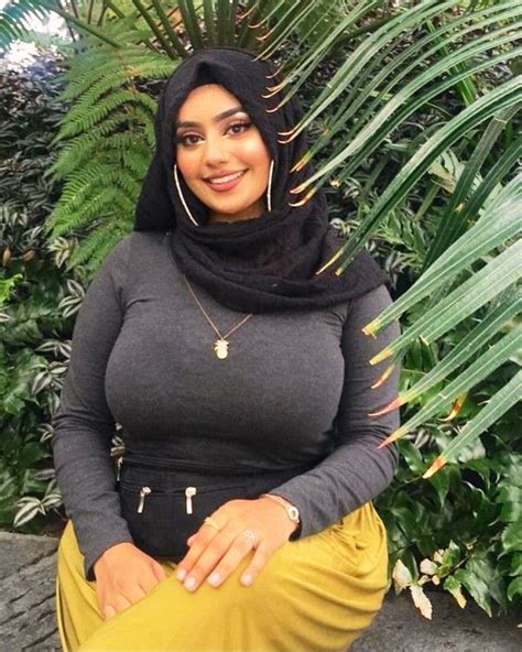XXX, Mastram, and Gandii Baat star Aabha Paul, who made headlines with he bold avatars in the series, has been raising the temperature on social media with her sexy reels. . Girls beautiful boobs arab